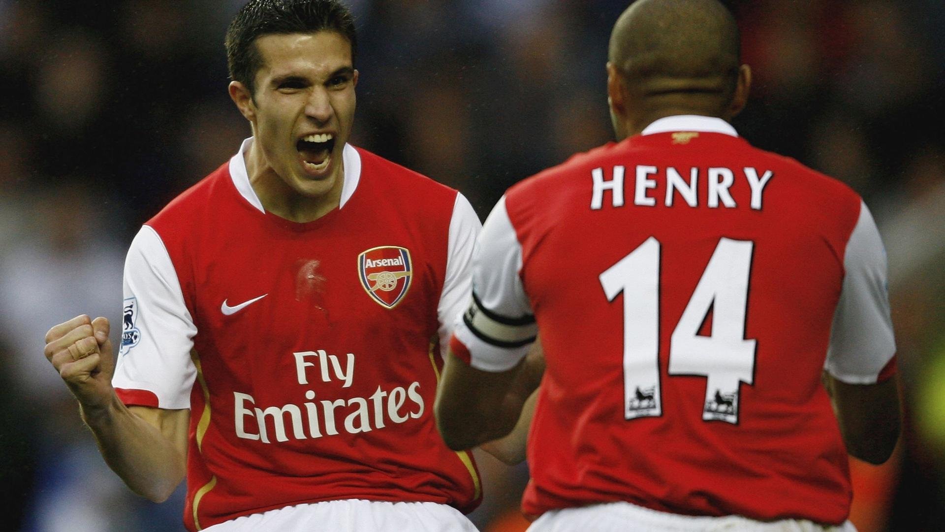 爱游戏在线登录入口-7000万抢验货神腰！曼联3大目标全卡壳，1人成冬窗唯一希望，曼联队套